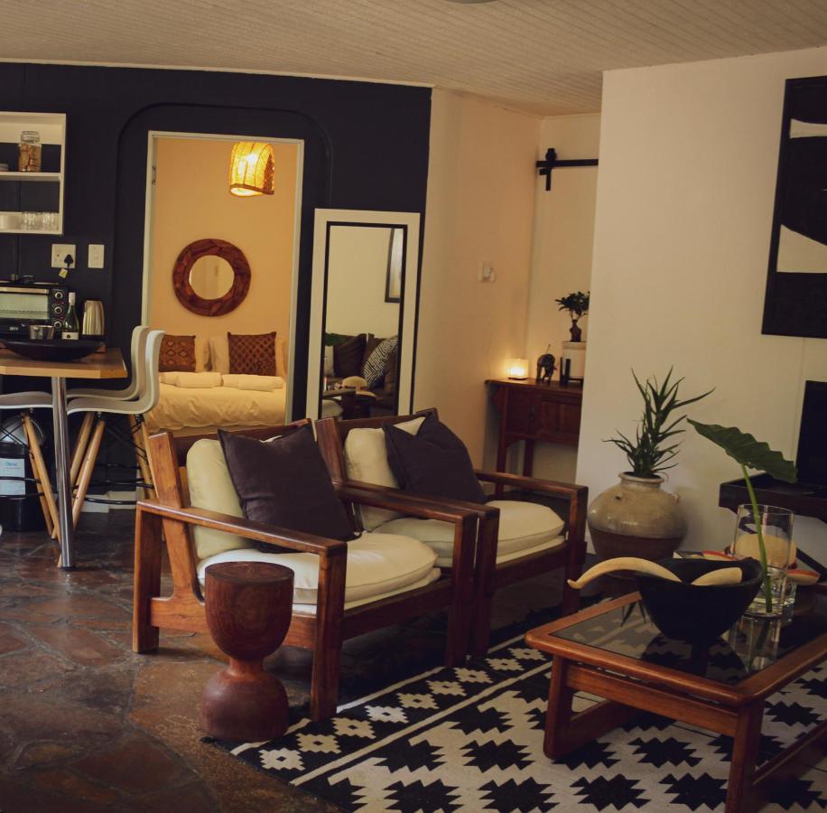 Alluring Self Catering 2 Bedroom Villa At Bokmakierie Villas Windhoek Exterior foto